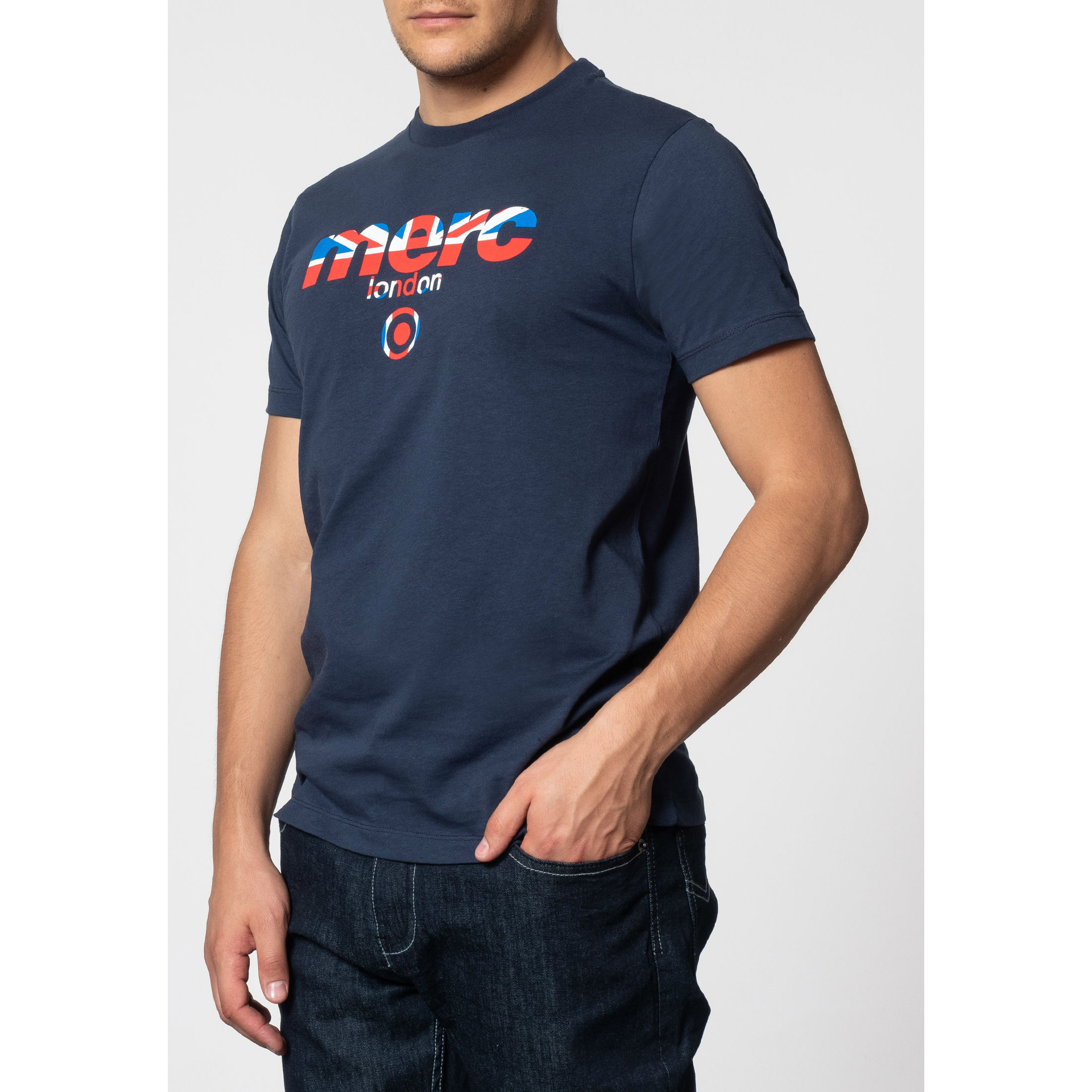 Мужская футболка Merc Broadwell темно синяя с классическим логотипом Merc, купить на официальном сайте 